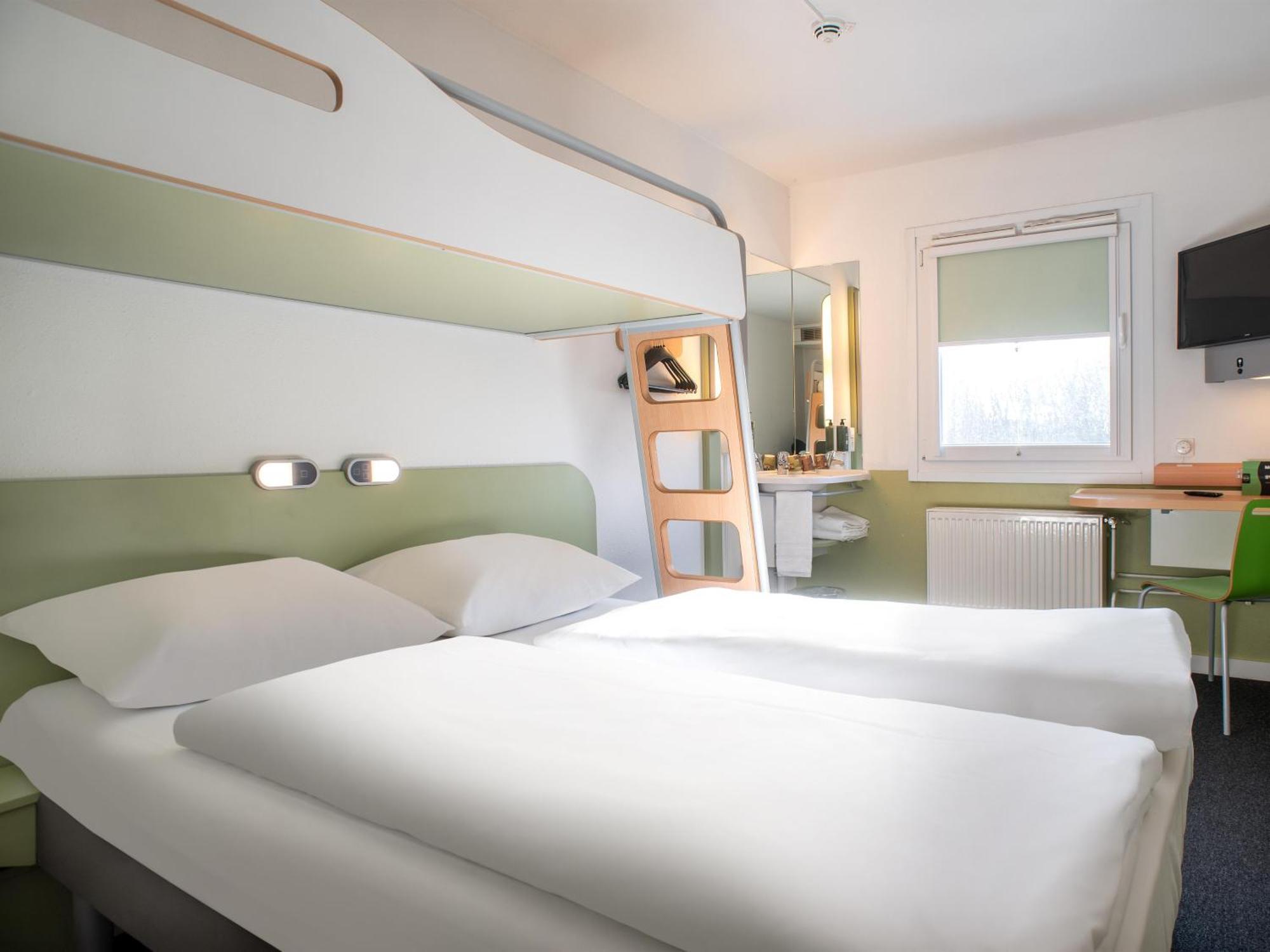 B&B Hotel Rostock-Broderstorf Luaran gambar
