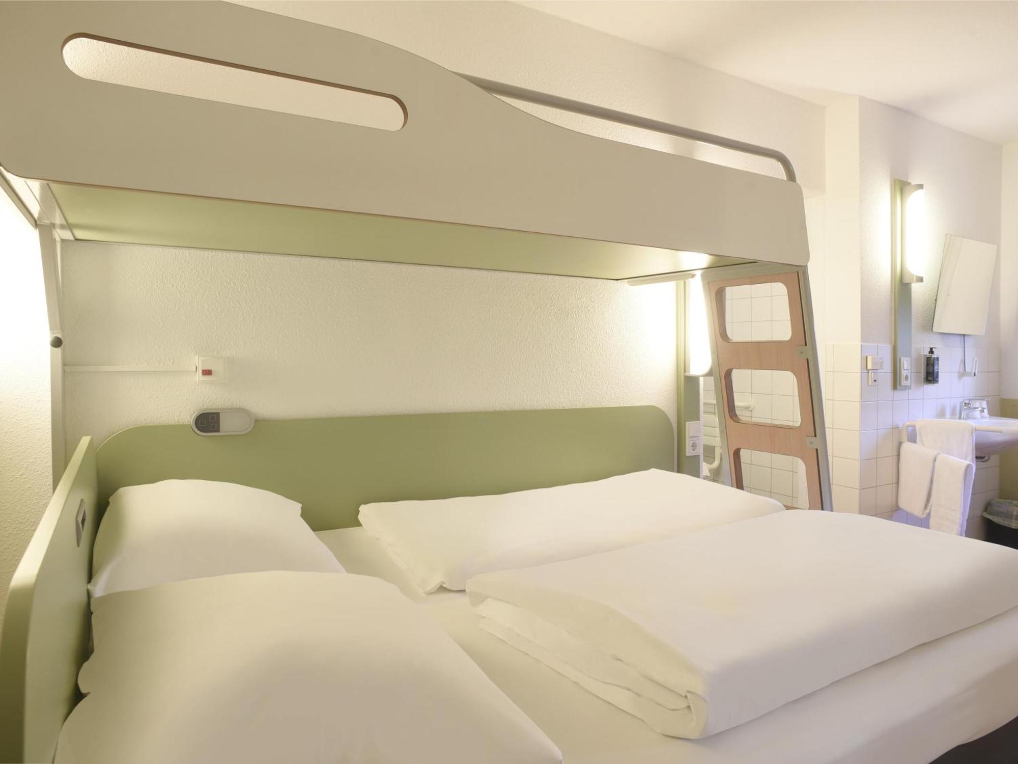 B&B Hotel Rostock-Broderstorf Luaran gambar