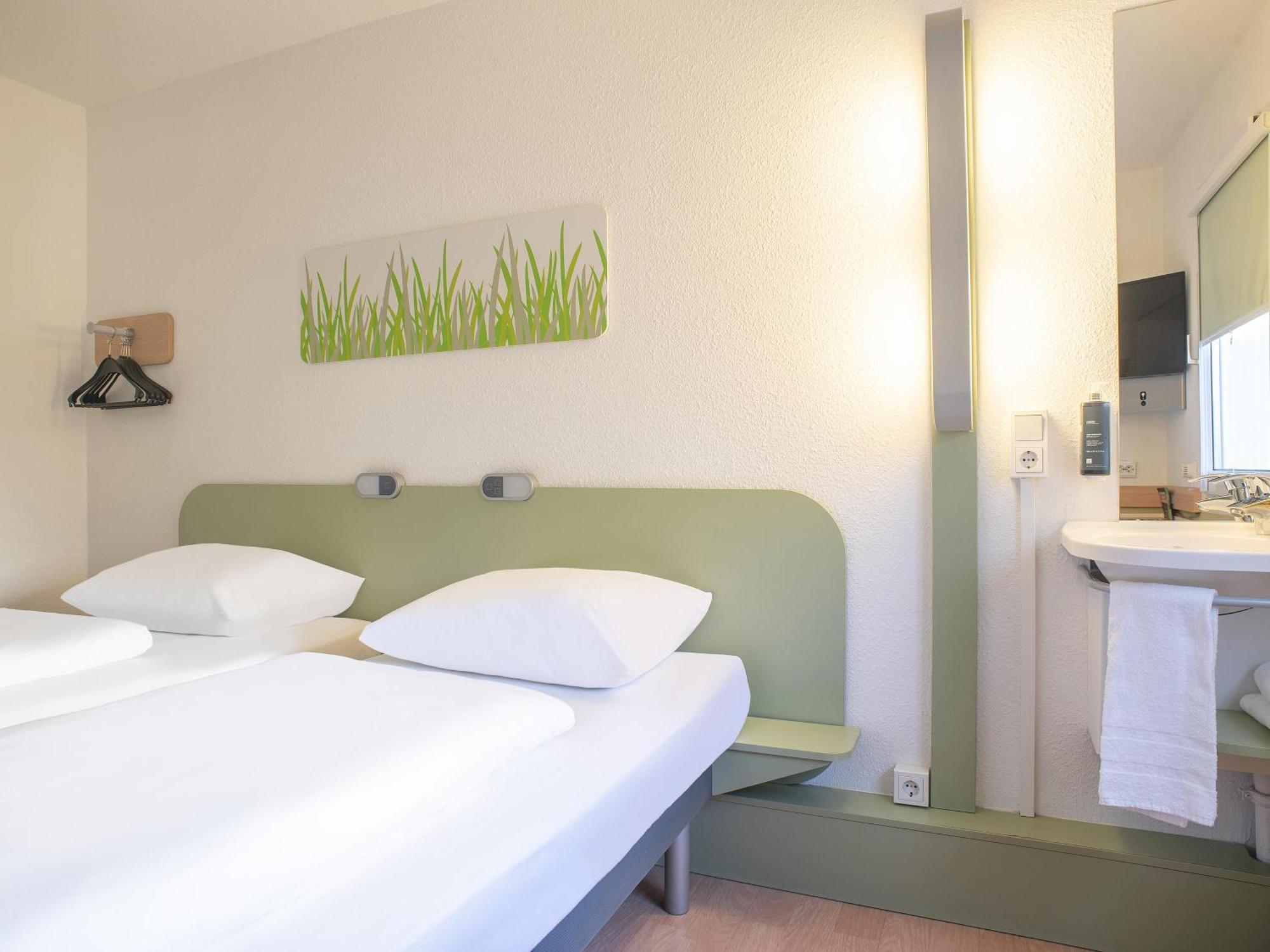 B&B Hotel Rostock-Broderstorf Luaran gambar
