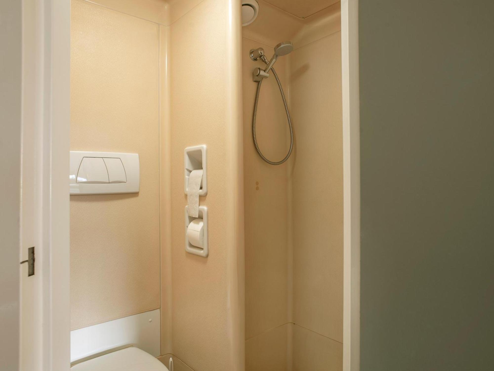 B&B Hotel Rostock-Broderstorf Luaran gambar