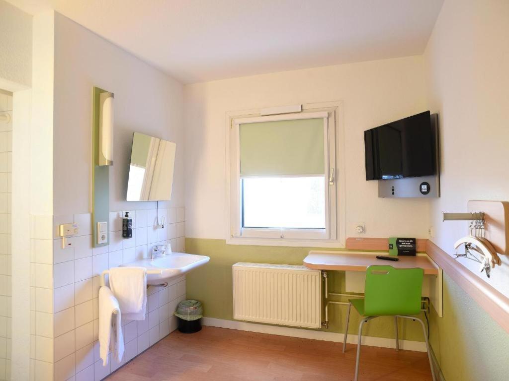 B&B Hotel Rostock-Broderstorf Luaran gambar